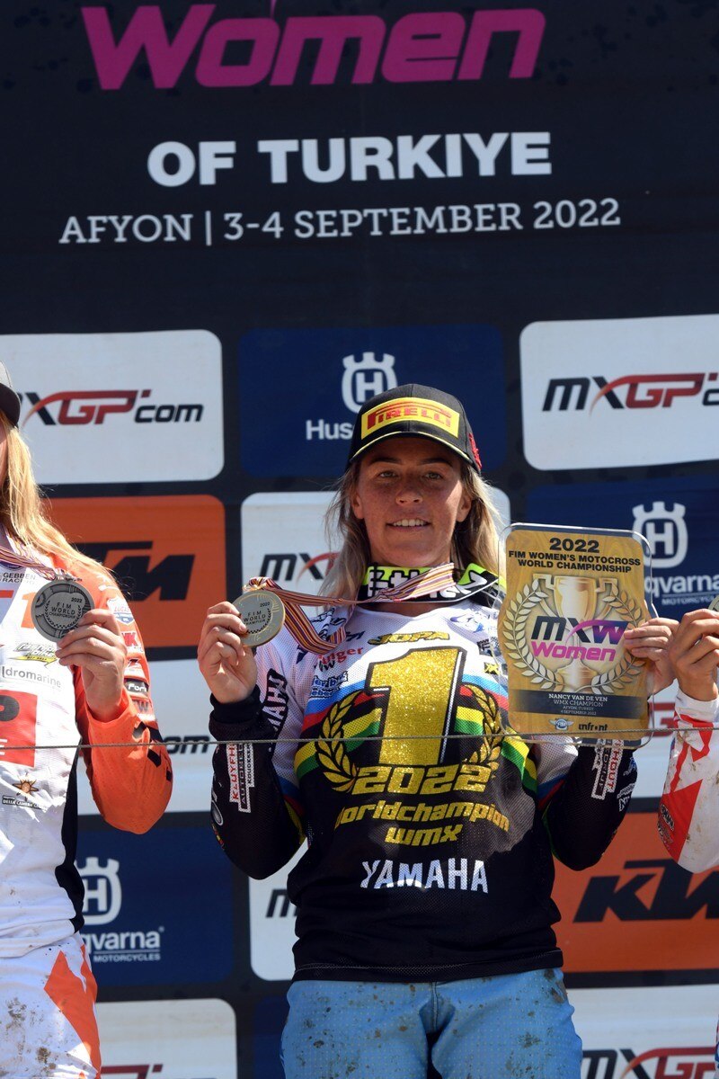 Tripletta Pirelli nel Mondiale Motocross 2022